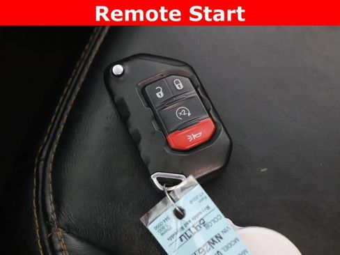 Used 2022 Jeep Wrangler Unlimited Sahara image 3