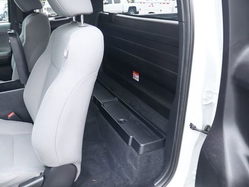 Used 2019 Toyota Tacoma SR image 18