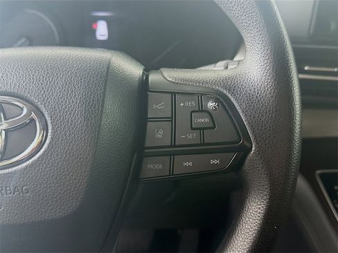 Used 2024 Toyota Sienna LE image 26