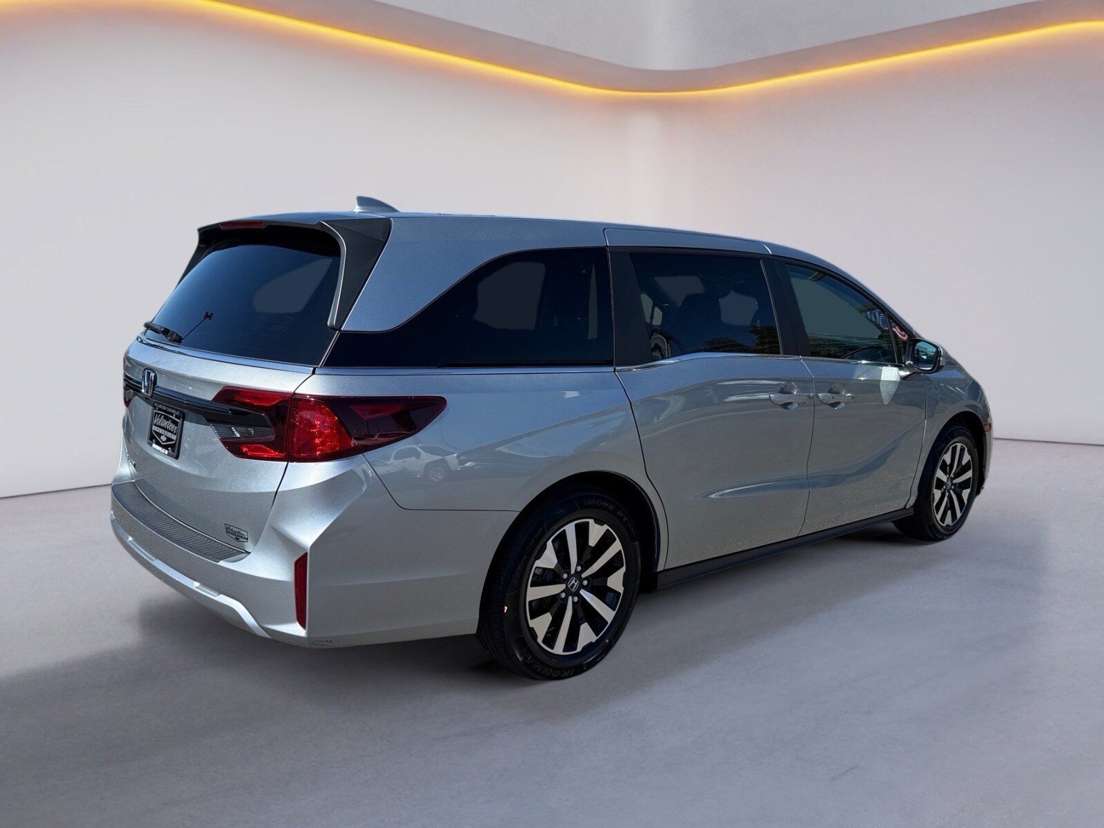 Used 2025 Honda Odyssey EX-L image 3