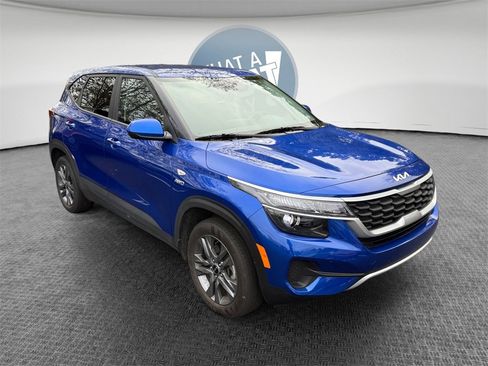 Certified 2023 Kia Seltos LX image 1