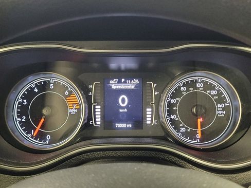 Used 2019 Jeep Cherokee Latitude w/ Popular Appearance Group image 23