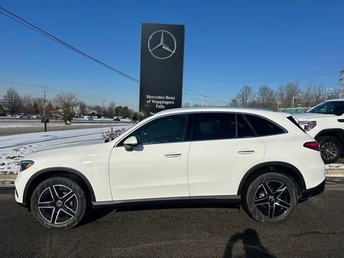 Used 2026 Mercedes-Benz GLC 300 4MATIC image 2