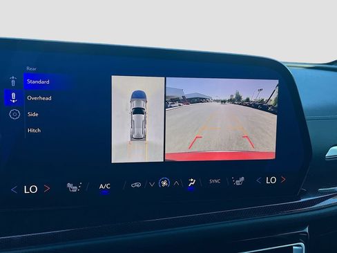 Used 2024 Chevrolet Traverse Z71 w/ Enhanced Driving Package AWD/4WD image 13