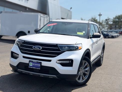 Used 2023 Ford Explorer XLT w/ Equipment Group 202A AWD/4WD image 1
