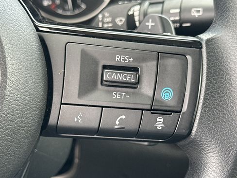 Used 2023 Nissan Rogue SV AWD/4WD image 25