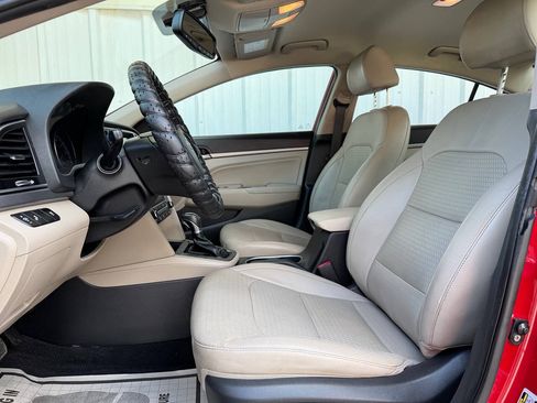 Used 2017 Hyundai Elantra Limited FWD image 12