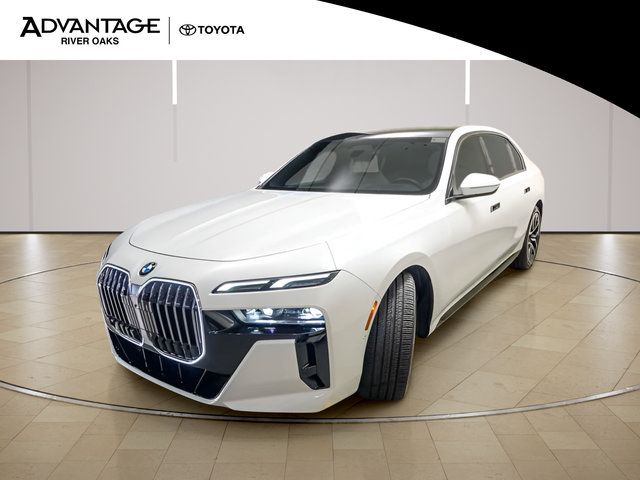 Used 2023 BMW 760i xDrive AWD/4WD image 4