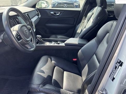 Used 2020 Volvo V60 T5 Cross Country AWD/4WD image 4