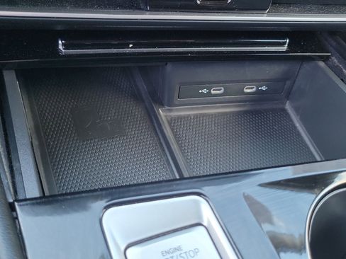 Used 2024 Volkswagen Atlas SE image 12