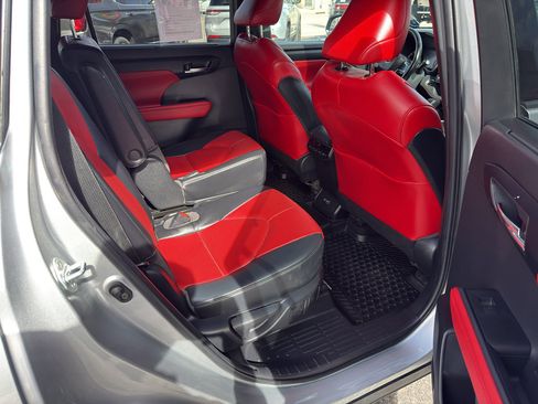 Used 2023 Toyota Highlander XSE image 14