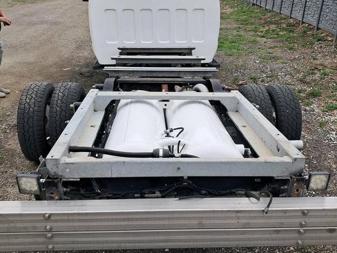 Used 2018 Ford E-450 and Econoline 450 Super Duty w/ Power Windows & Locks Group RWD image 5