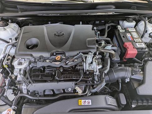 Used 2020 Toyota Camry SE w/ Convenience Package FWD image 21