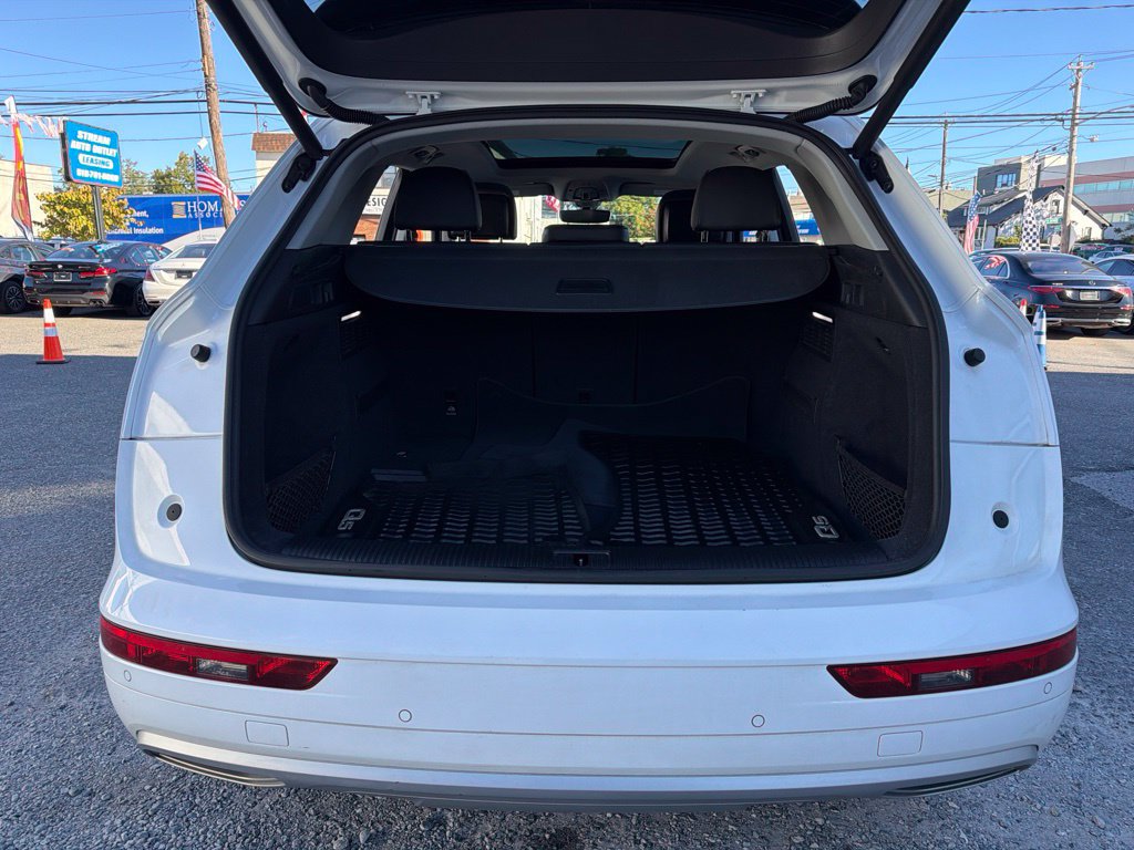 Used 2018 Audi Q5 2.0T Premium Plus w/ Premium Plus Package AWD/4WD image 9