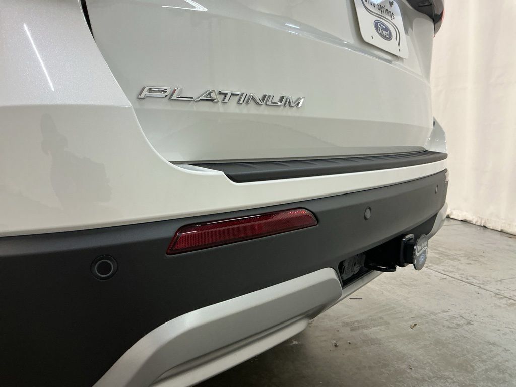 New 2026 Ford Explorer Platinum w/ LUX Leather Package AWD/4WD image 13