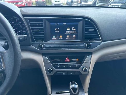 Used 2017 Hyundai Elantra SE FWD image 16