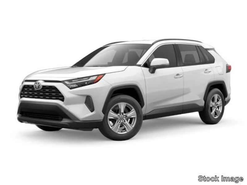 Used 2021 Toyota RAV4 XLE image 1