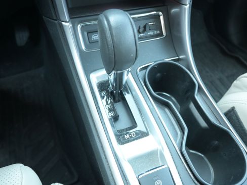 Used 2020 Subaru Ascent Limited w/ Popular Package #2A image 16