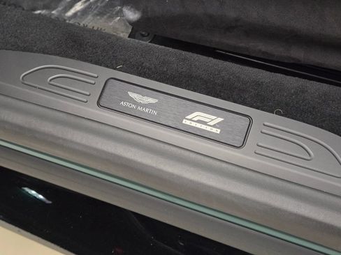 Used 2023 Aston Martin V8 Vantage Coupe RWD image 31