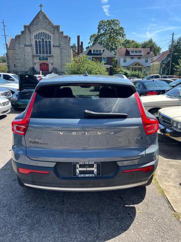Used 2020 Volvo XC40 T5 Momentum AWD/4WD image 6