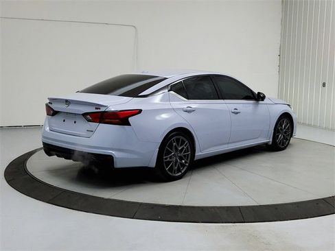 Used 2024 Nissan Altima 2.0 SR image 7