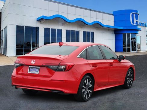 Used 2024 Honda Civic EX image 5
