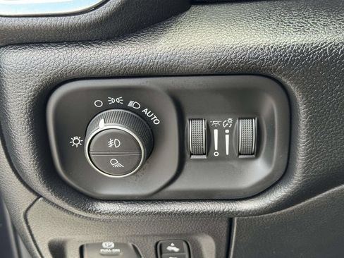 Used 2021 RAM 1500 Laramie w/ Sport Appearance Package AWD/4WD image 28