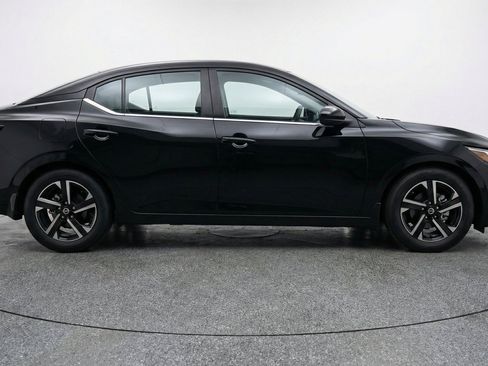 Used 2025 Nissan Sentra SV FWD image 11