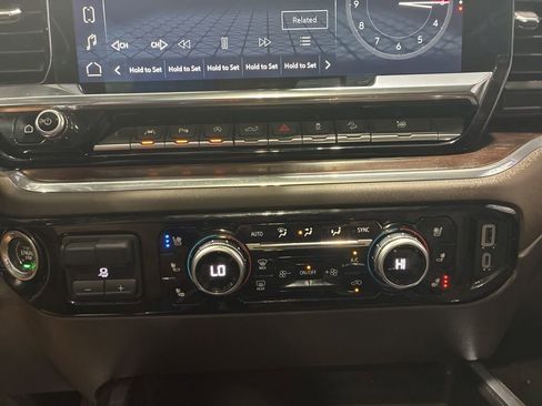 Used 2024 GMC Sierra 1500 SLT w/ SLT Premium Plus Package image 31