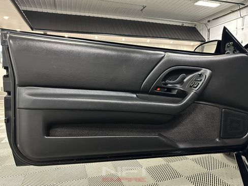 Used 2002 Chevrolet Camaro Z28 RWD image 39