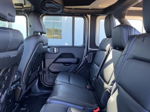 Used 2021 Jeep Wrangler Unlimited Rubicon w/ Dual Top Group image 33