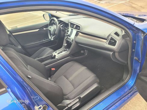 Used 2019 Honda Civic EX image 17