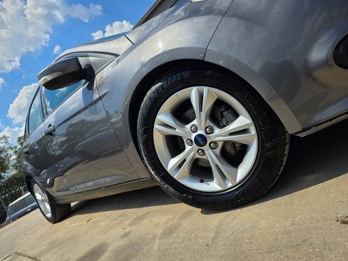 Used 2014 Ford Focus SE FWD image 17