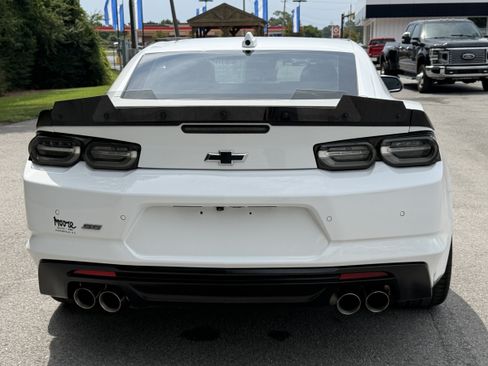Used 2023 Chevrolet Camaro SS RWD image 9