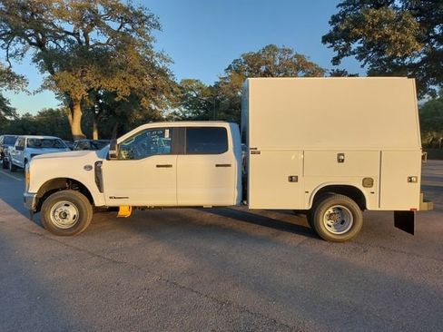 New 2026 Ford F350 XL w/ XL Chrome Package AWD/4WD image 4