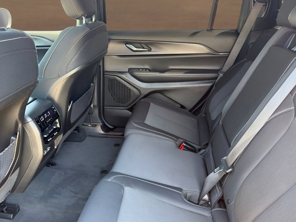 Used 2024 Jeep Grand Cherokee L Laredo AWD/4WD image 25