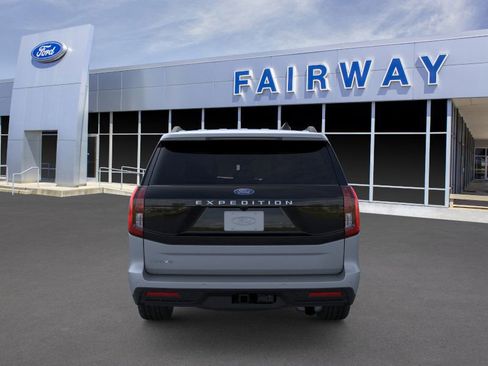 New 2026 Ford Expedition Active image 5