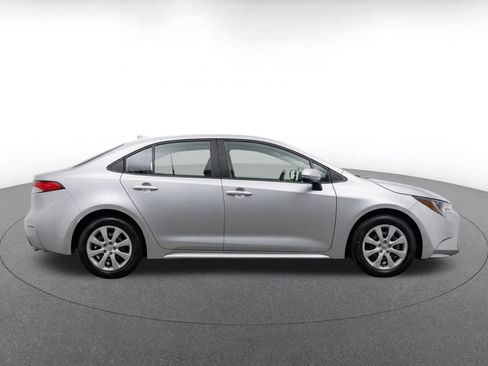Used 2025 Toyota Corolla LE FWD image 10