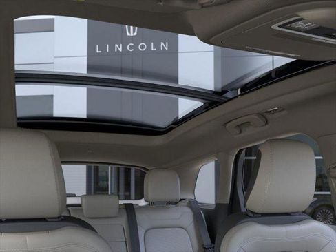 New 2025 Lincoln Corsair AWD w/ Equipment Group 101A image 22