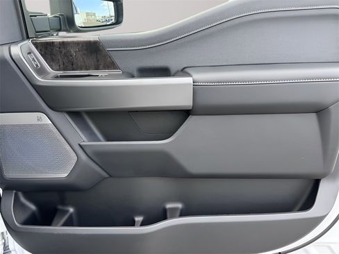 New 2026 Ford F250 Lariat w/ Black Appearance Package image 34