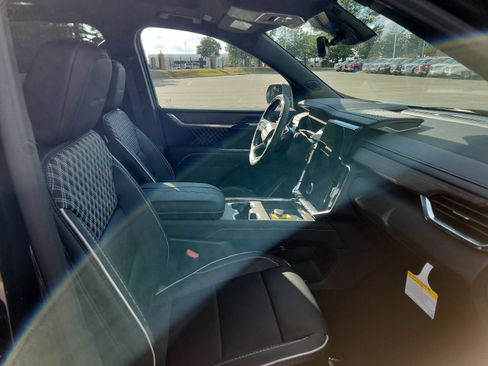 New 2026 GMC Acadia Denali w/ Super Cruise Package AWD/4WD image 7