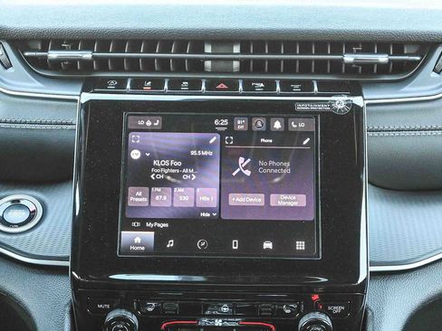 New 2025 Jeep Grand Cherokee Altitude image 26