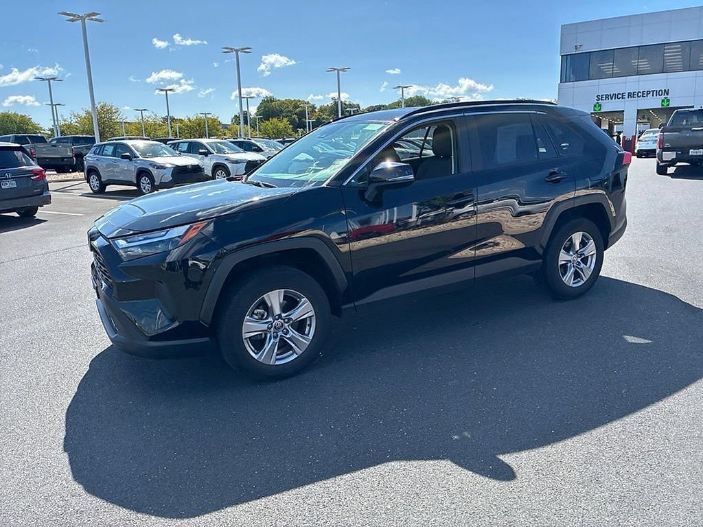 Certified 2025 Toyota RAV4 XLE AWD/4WD image 18
