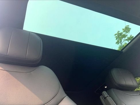 Certified 2026 Land Rover Range Rover Sport SE AWD/4WD image 14