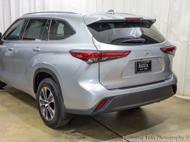 Used 2020 Toyota Highlander XLE AWD/4WD image 5