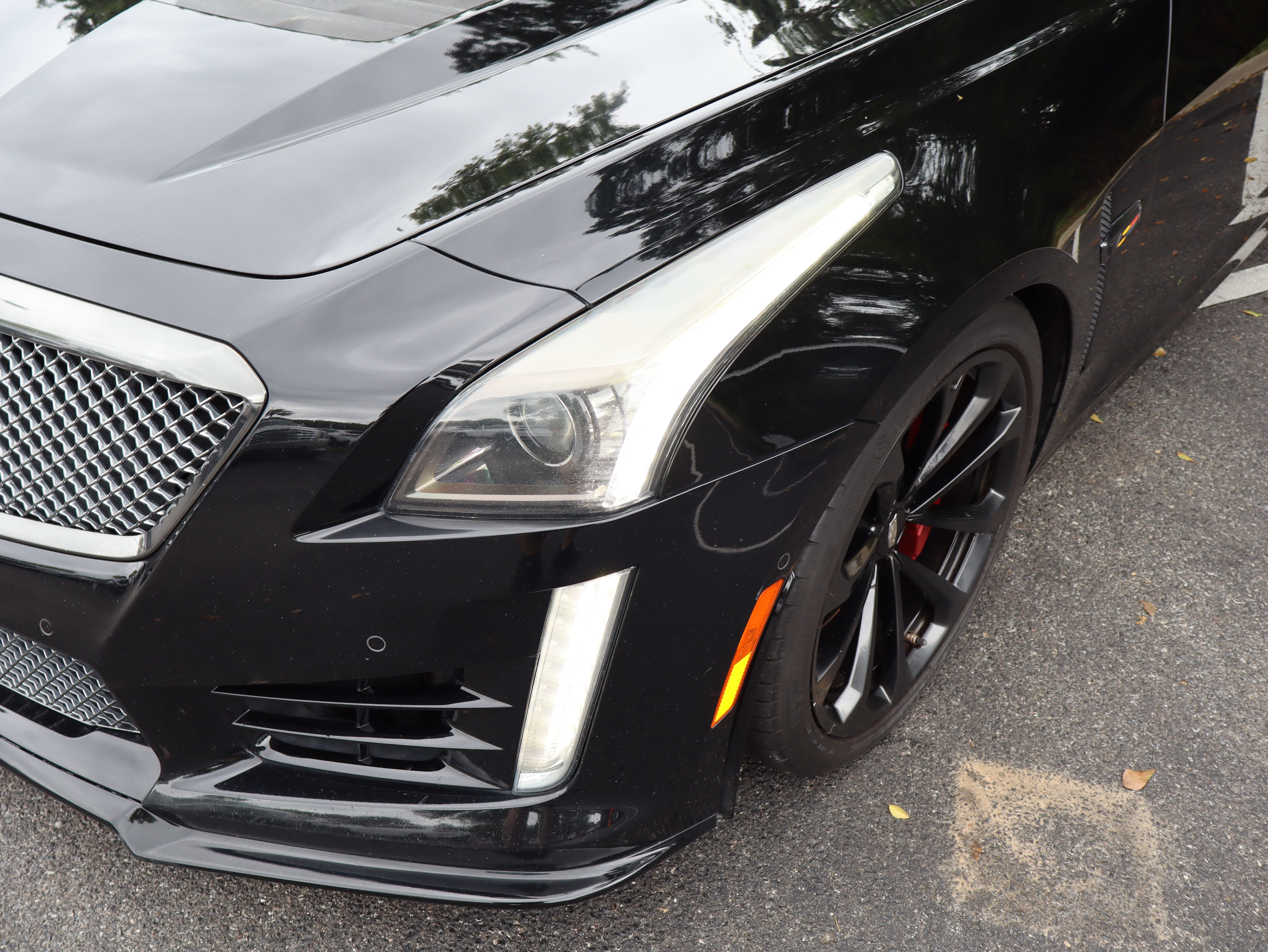Used 2018 Cadillac CTS V w/ Carbon Fiber Package RWD image 12