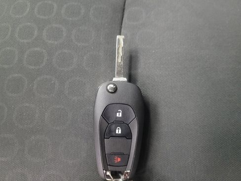 Used 2020 Chevrolet Trax LS w/ Tint and Cruise Package AWD/4WD image 32
