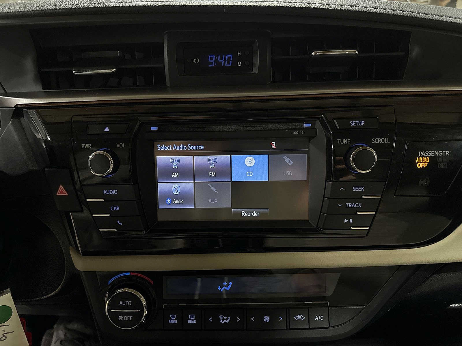 Used 2015 Toyota Corolla LE FWD image 20