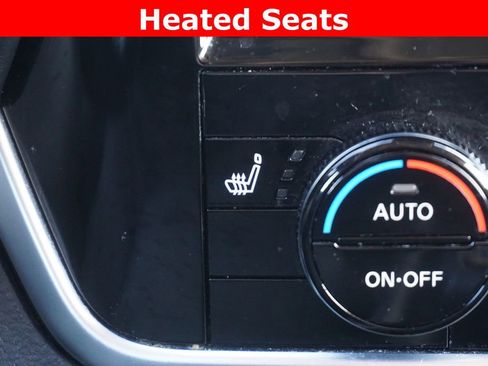 Used 2021 Nissan Rogue SV image 8