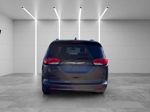 Used 2020 Chrysler Voyager Lxi image 5